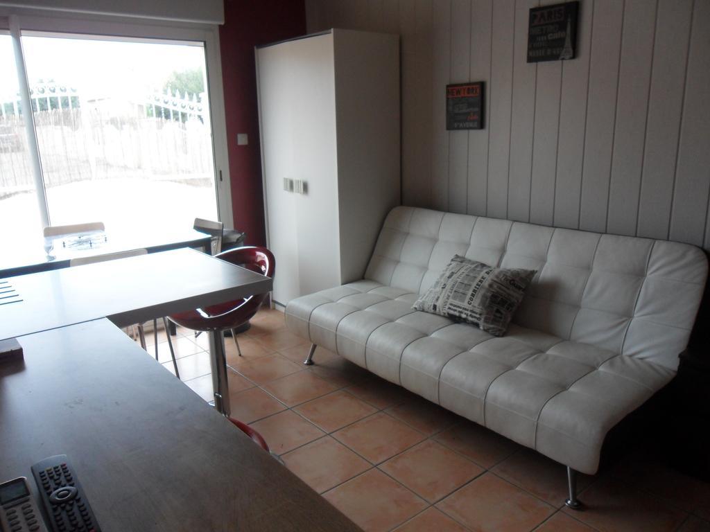 Le Tamaris Apartment Saint-Laurent-d'Aigouze Room photo
